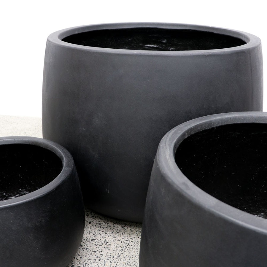 Westhampton Rounded Bowl Black Concrete Pot - Small